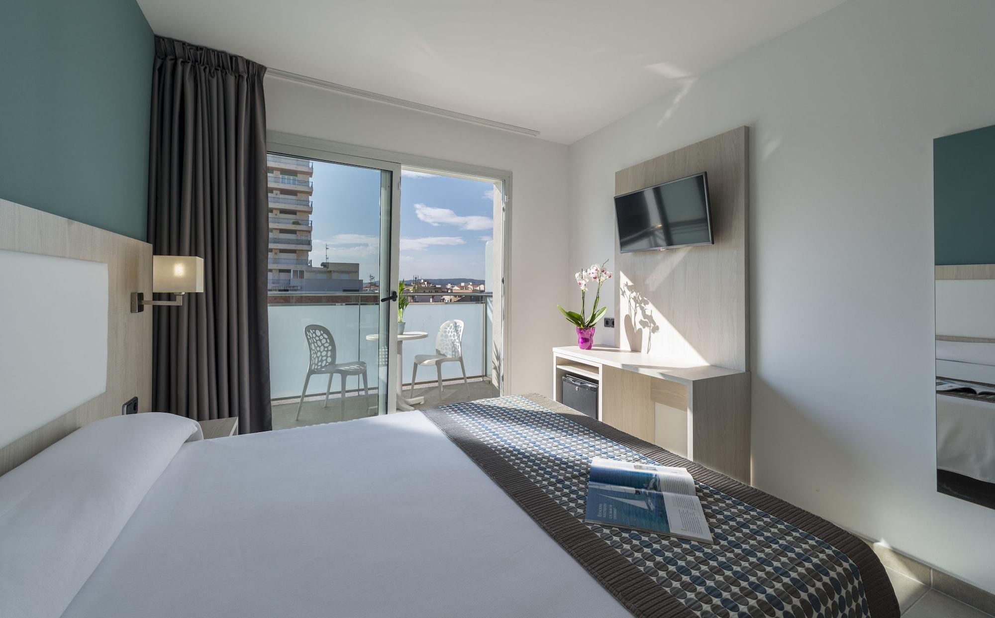 4R Miramar Calafell Hotel Bagian luar foto