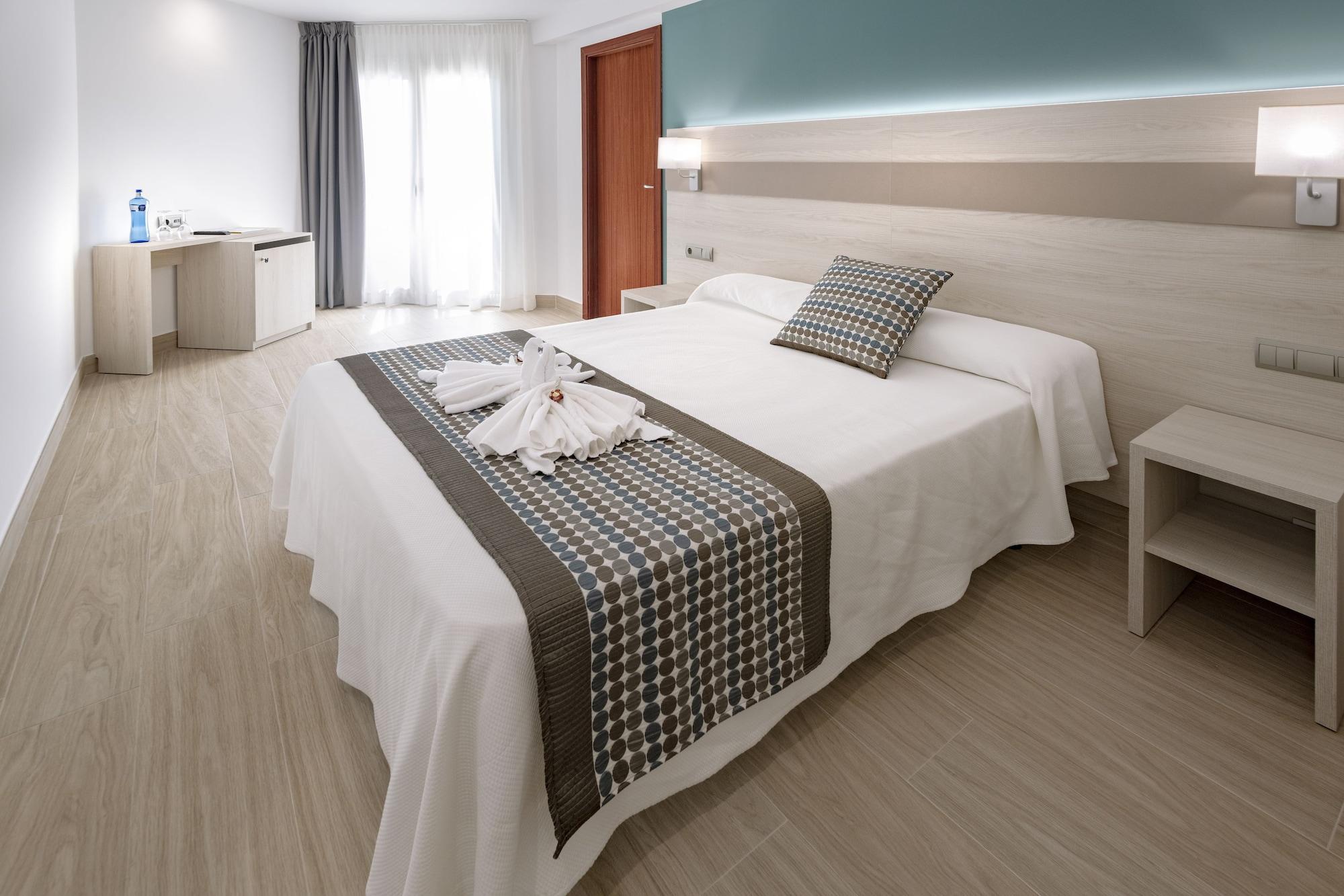 4R Miramar Calafell Hotel Bagian luar foto