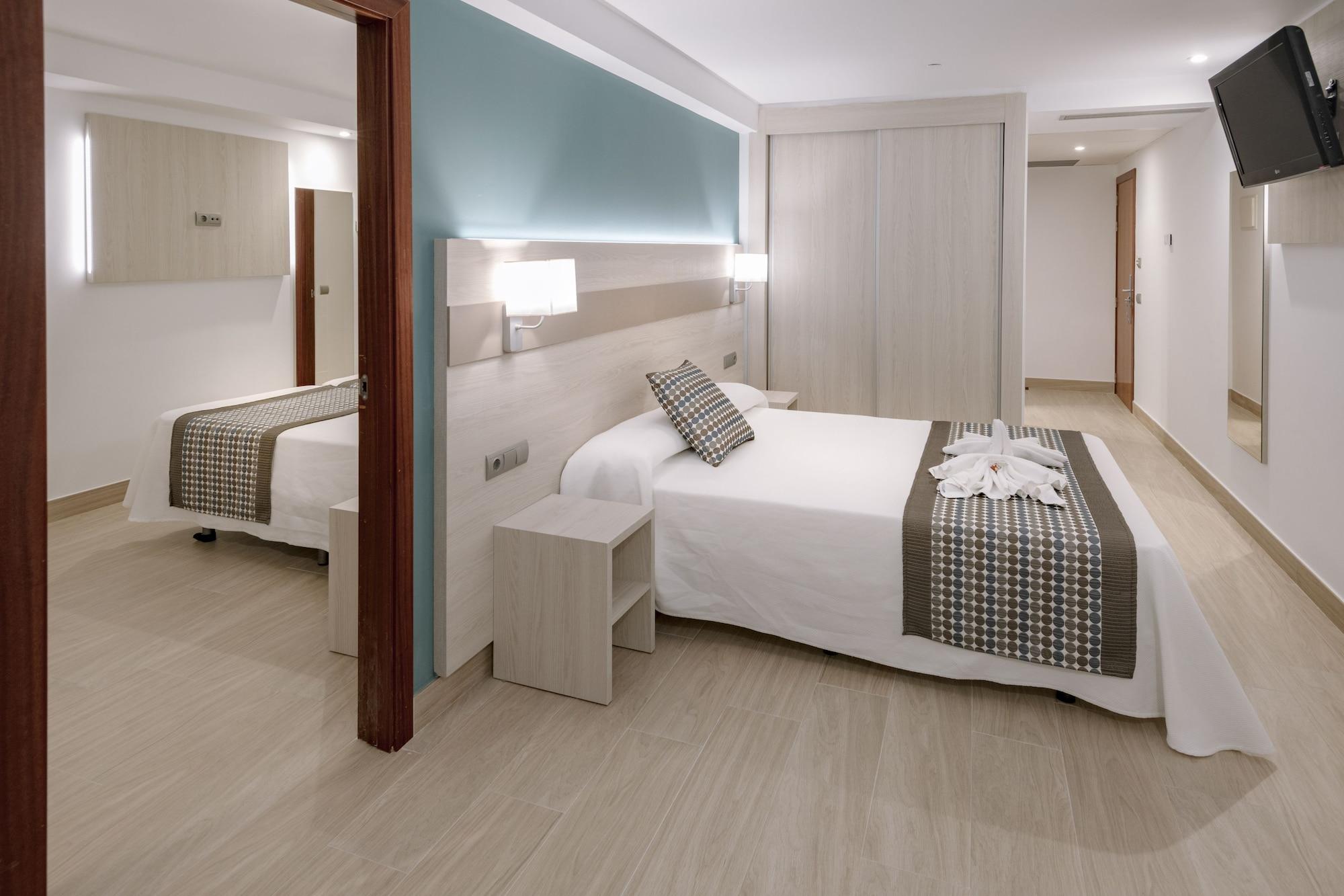 4R Miramar Calafell Hotel Bagian luar foto