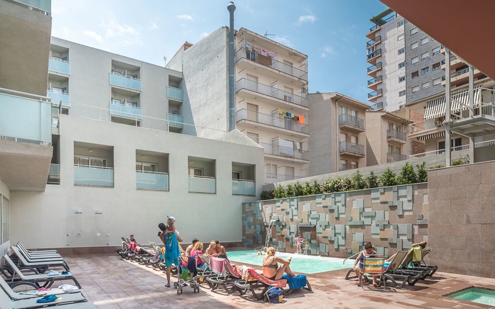4R Miramar Calafell Hotel Bagian luar foto