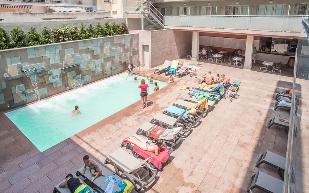 4R Miramar Calafell Hotel Bagian luar foto