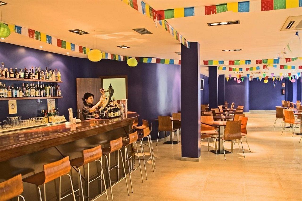 4R Miramar Calafell Hotel Bagian luar foto