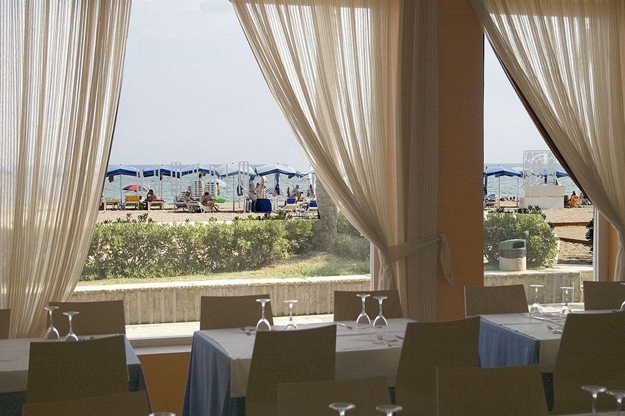 4R Miramar Calafell Hotel Bagian luar foto